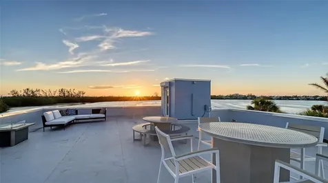360 N Washington Drive Sarasota FL 34236