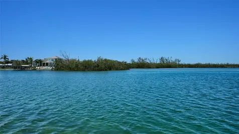 360 N Washington Drive Sarasota FL 34236