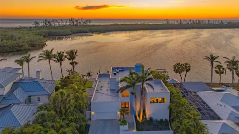 360 N Washington Drive Sarasota FL 34236