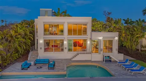 360 N Washington Drive Sarasota FL 34236