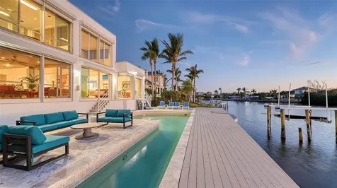 360 N Washington Drive Sarasota FL 34236