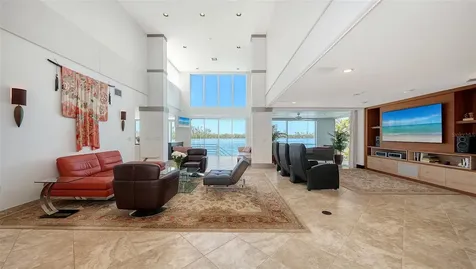 360 N Washington Drive Sarasota FL 34236