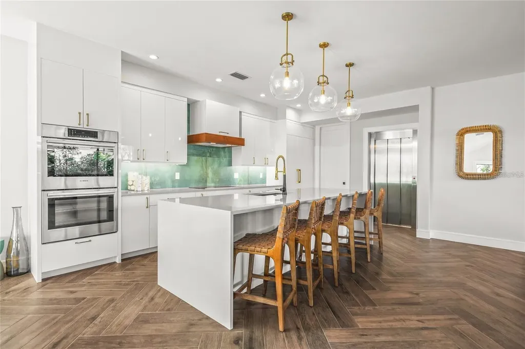 135 Grant Drive Sarasota FL 34236