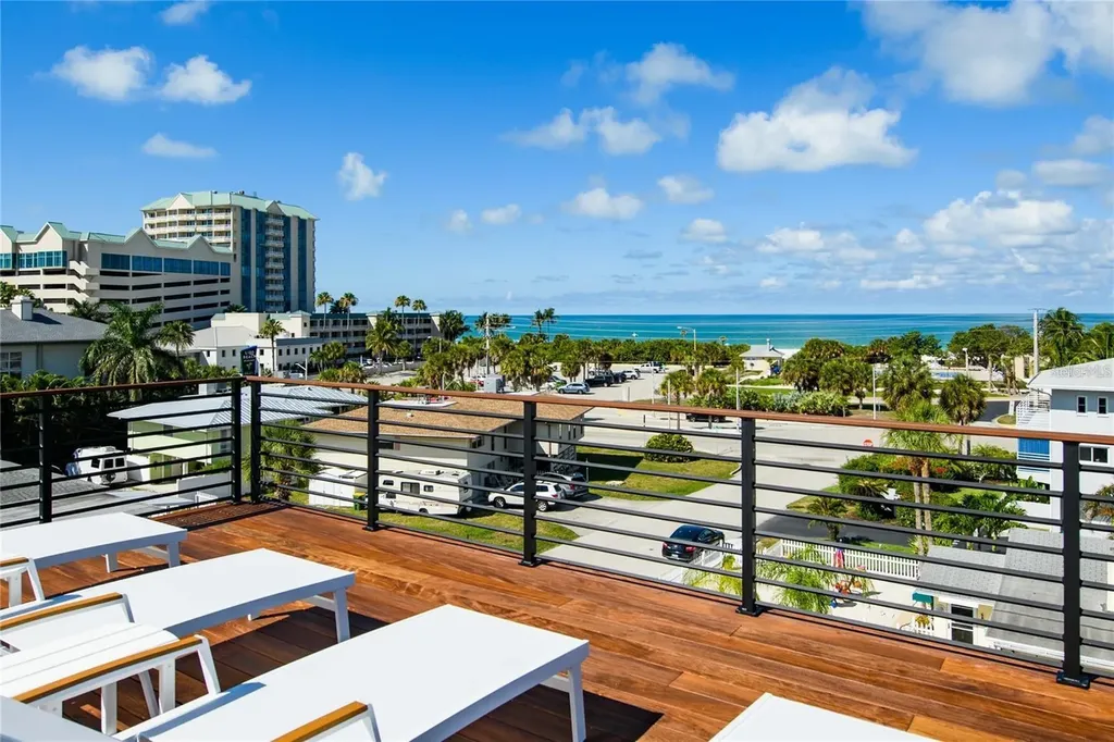 135 Grant Drive Sarasota FL 34236