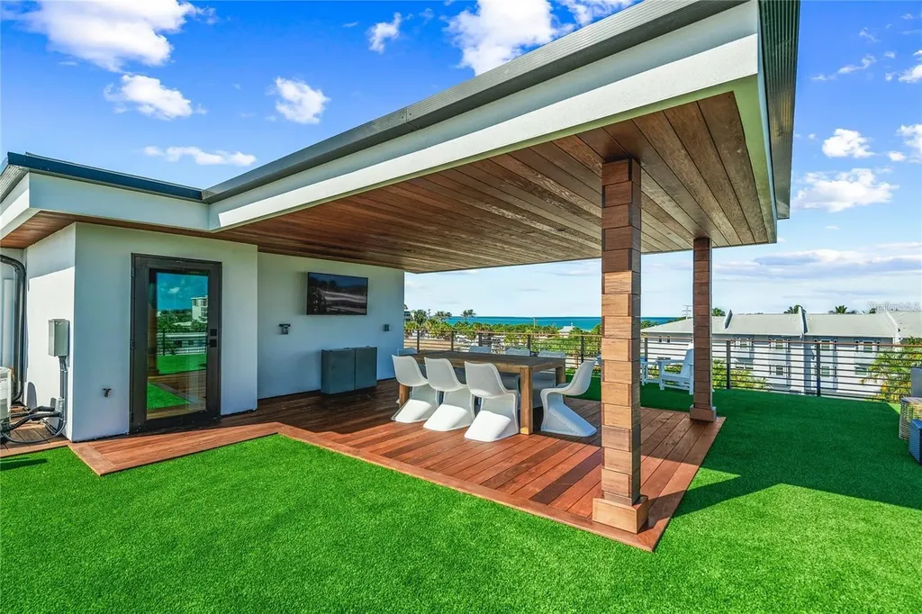 135 Grant Drive Sarasota FL 34236