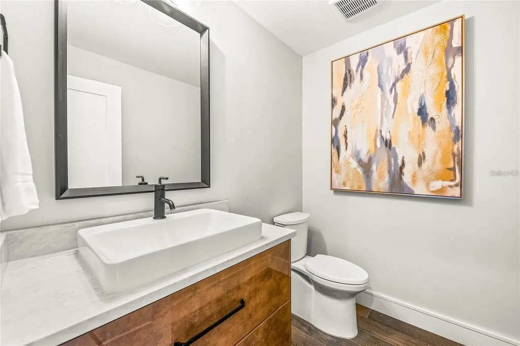 135 Grant Drive Sarasota FL 34236