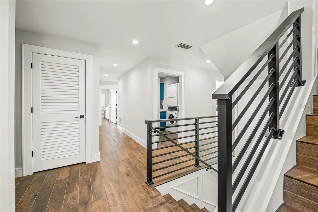 135 Grant Drive Sarasota FL 34236