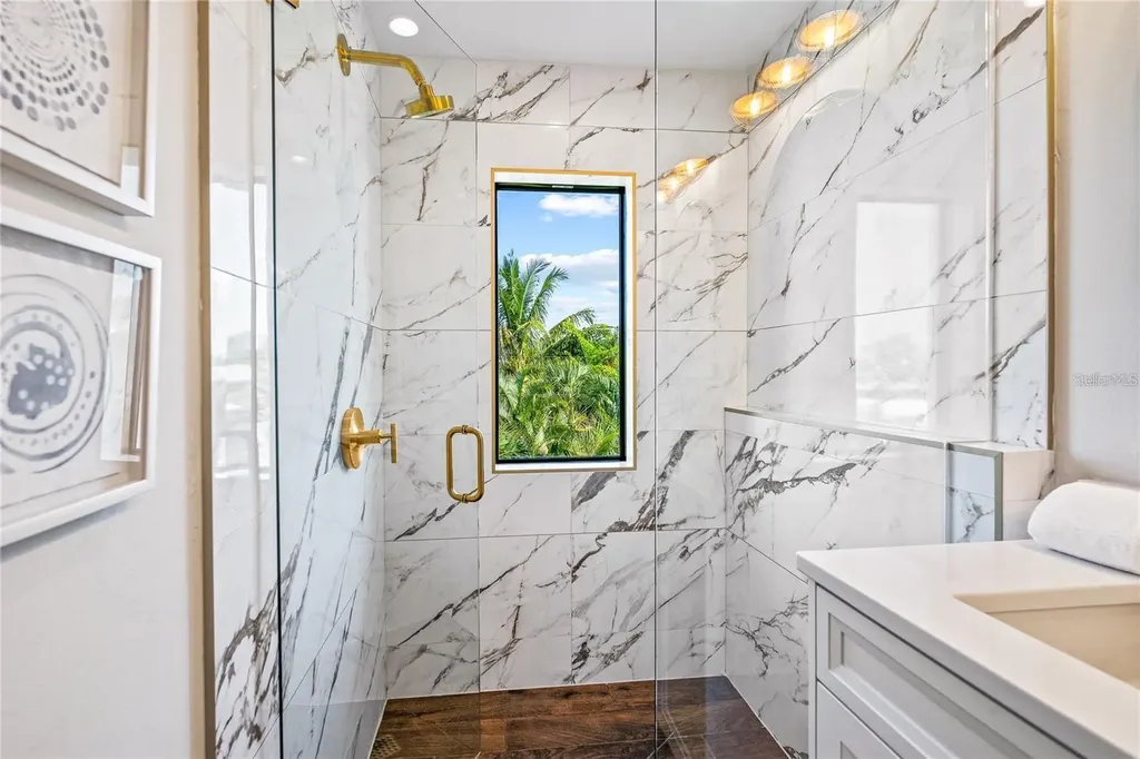 135 Grant Drive Sarasota FL 34236