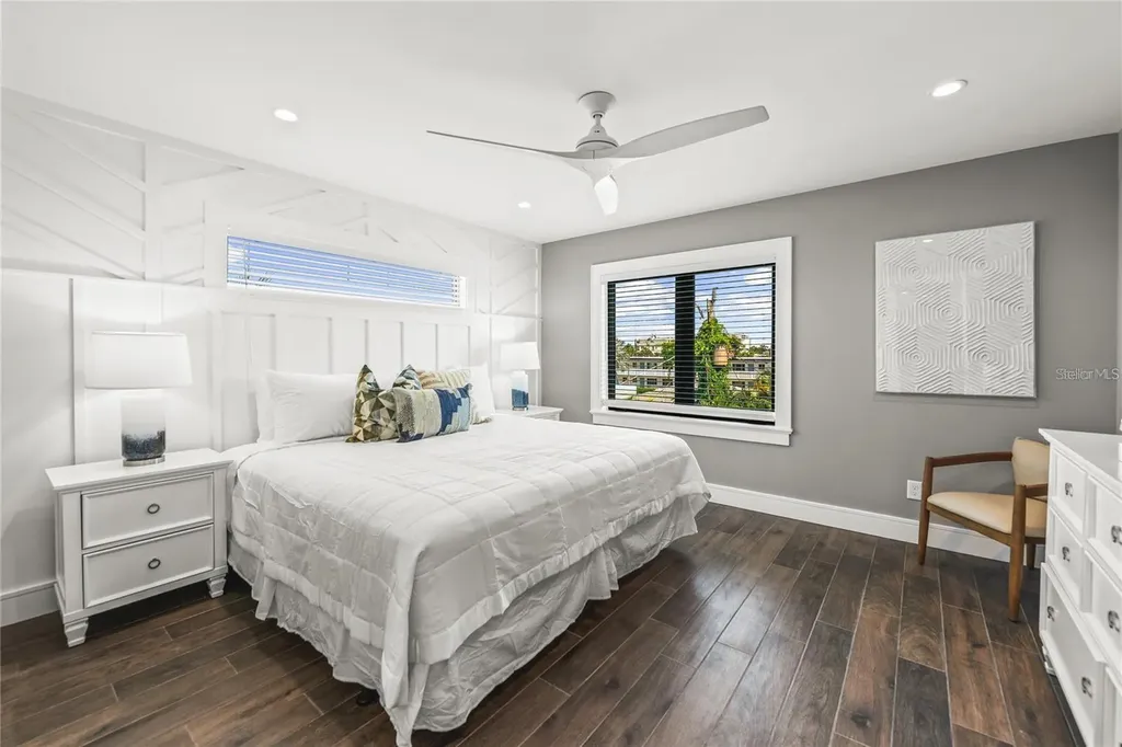 135 Grant Drive Sarasota FL 34236