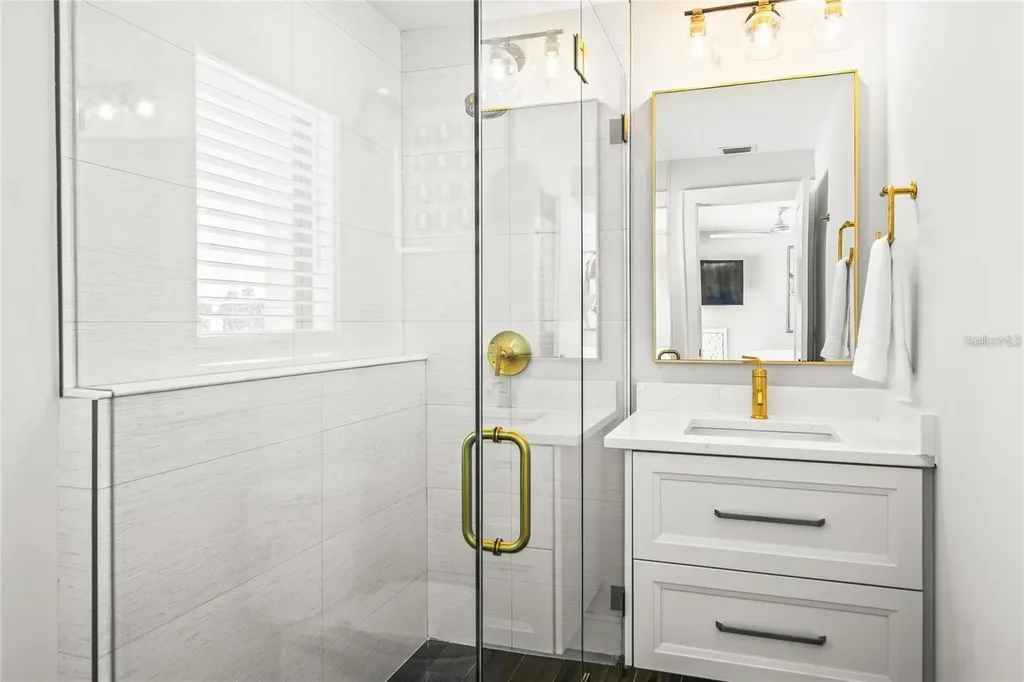 135 Grant Drive Sarasota FL 34236