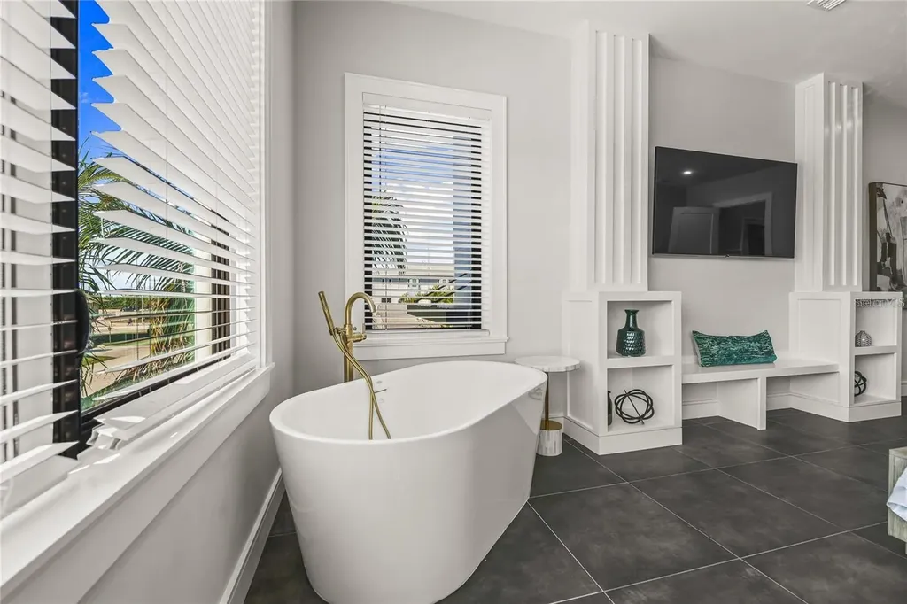 135 Grant Drive Sarasota FL 34236