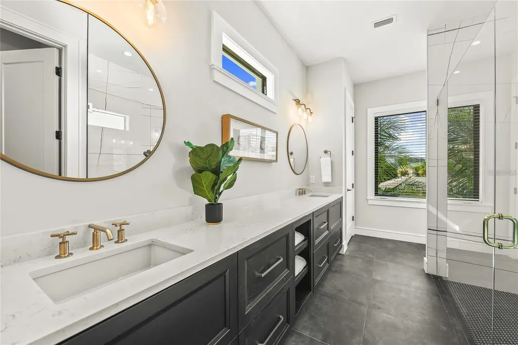 135 Grant Drive Sarasota FL 34236