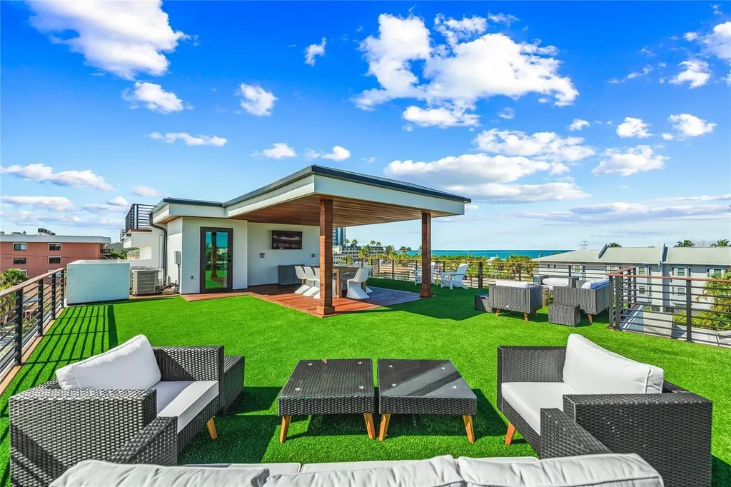 135 Grant Drive Sarasota FL 34236