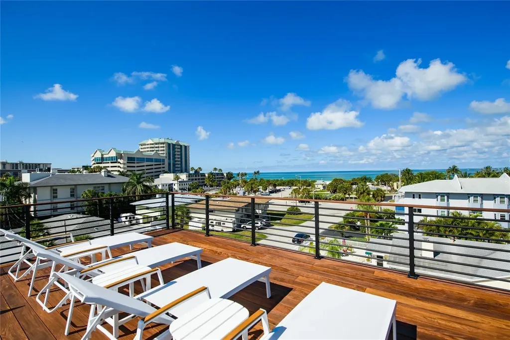 135 Grant Drive Sarasota FL 34236