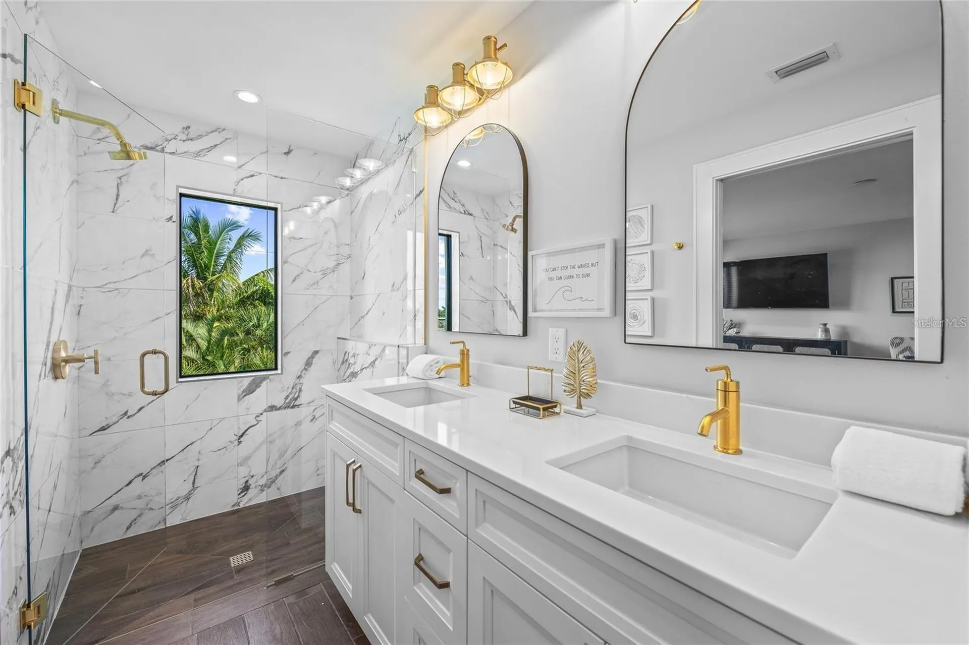 135 Grant Drive Sarasota FL 34236