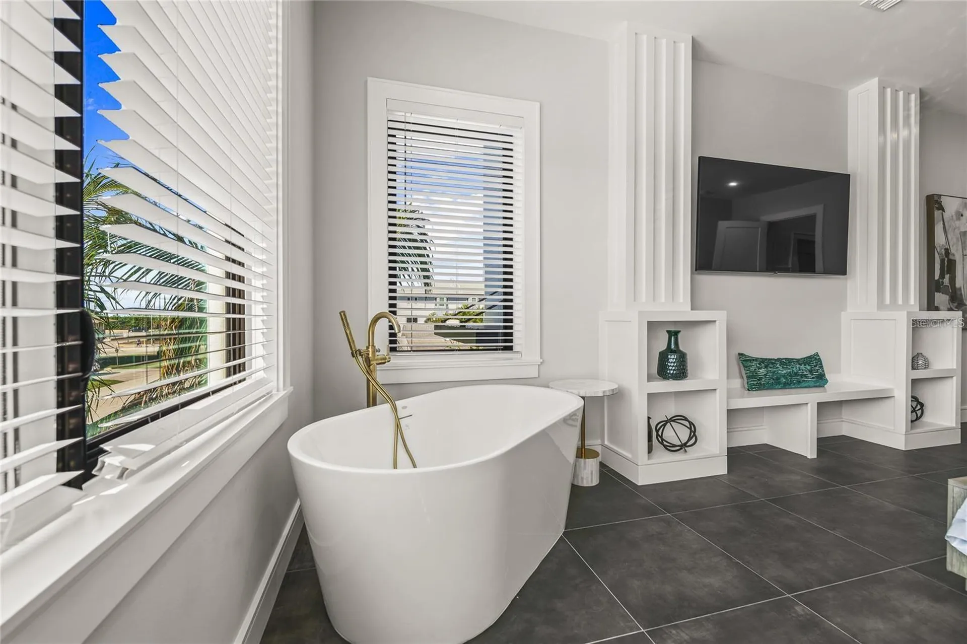 135 Grant Drive Sarasota FL 34236