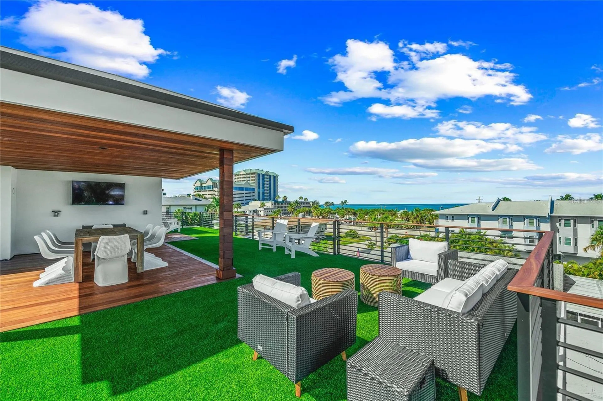135 Grant Drive Sarasota FL 34236