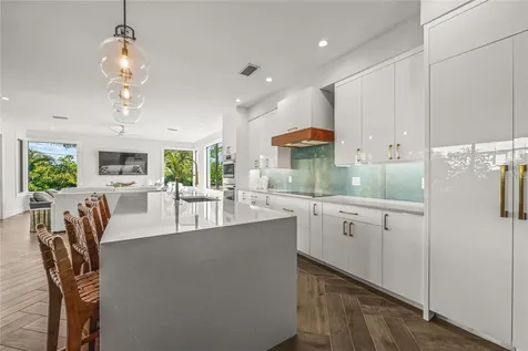 135 Grant Drive Sarasota FL 34236