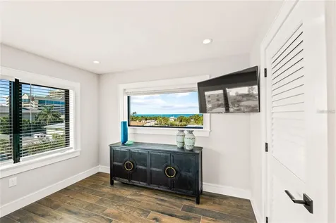135 Grant Drive Sarasota FL 34236