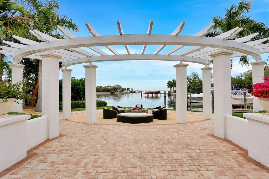 1325 Snell Isle Boulevard NE St Petersburg FL 33704