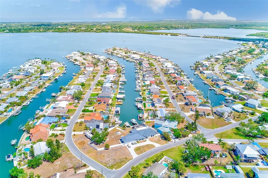 4908 Commonwealth Road Palmetto FL 34221