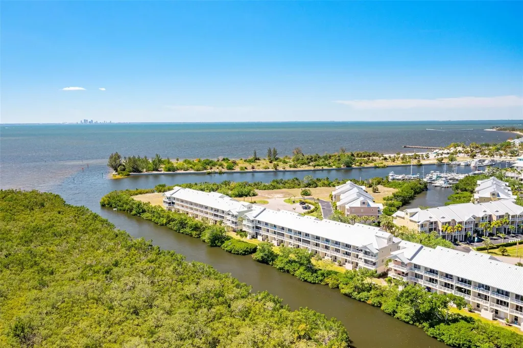 3248 Mangrove Point Drive Ruskin FL 33570