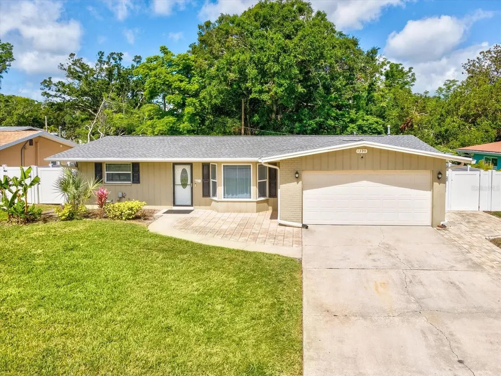 1390 S Hillcrest Avenue Clearwater FL 33756