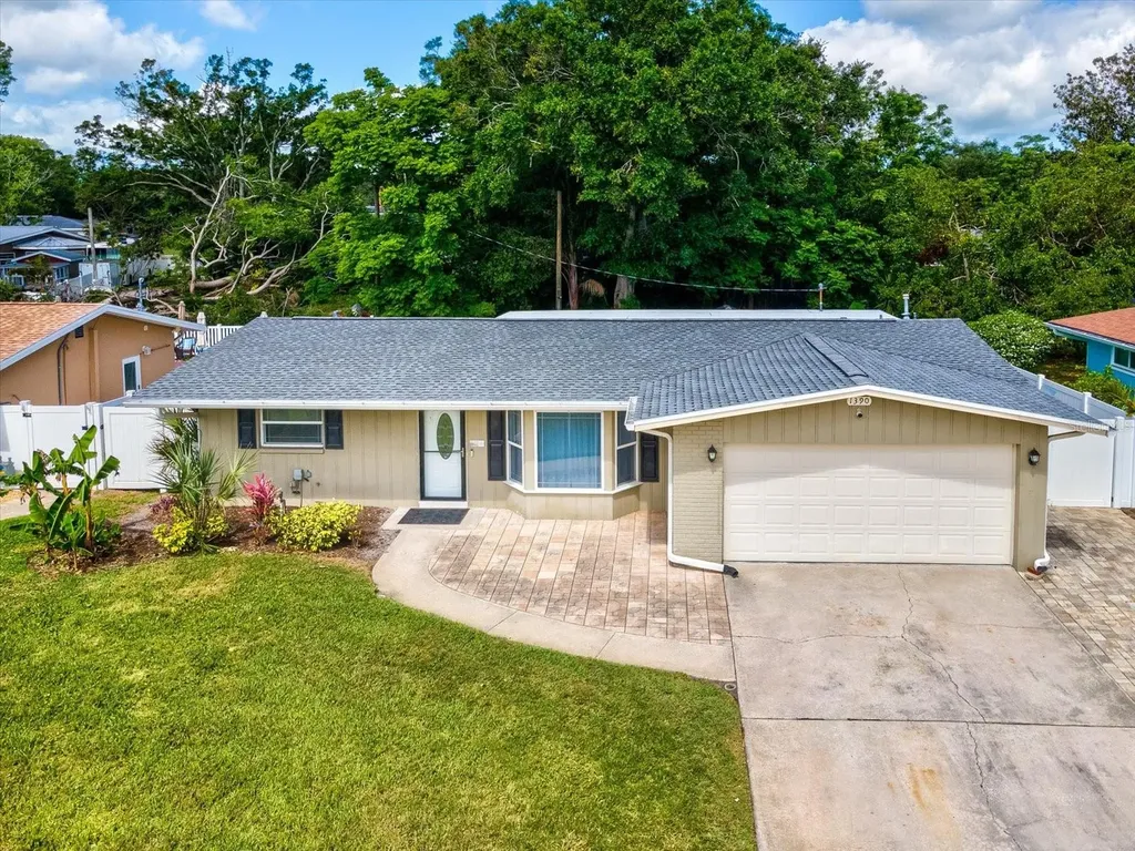 1390 S Hillcrest Avenue Clearwater FL 33756