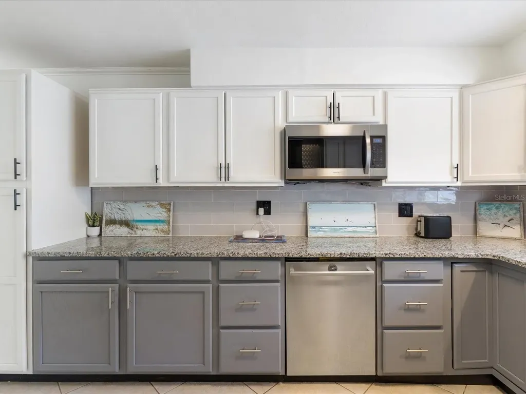 1390 S Hillcrest Avenue Clearwater FL 33756