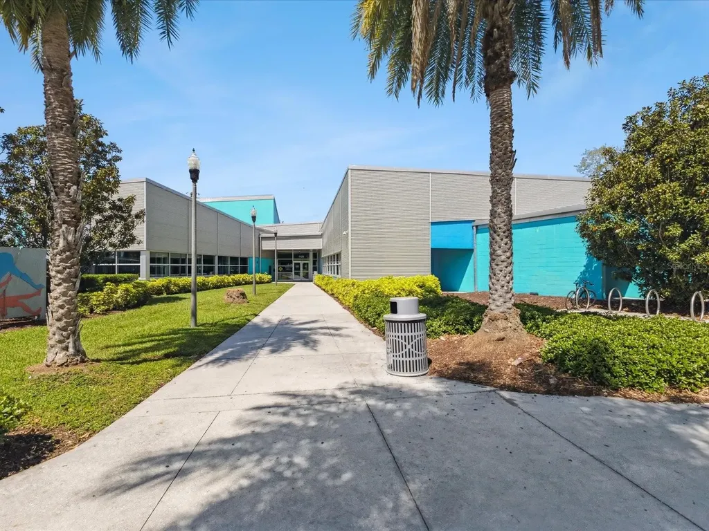 1390 S Hillcrest Avenue Clearwater FL 33756
