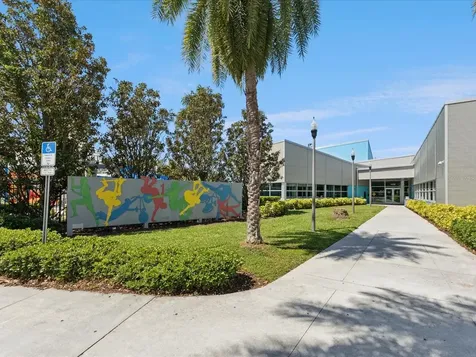 1390 S Hillcrest Avenue Clearwater FL 33756