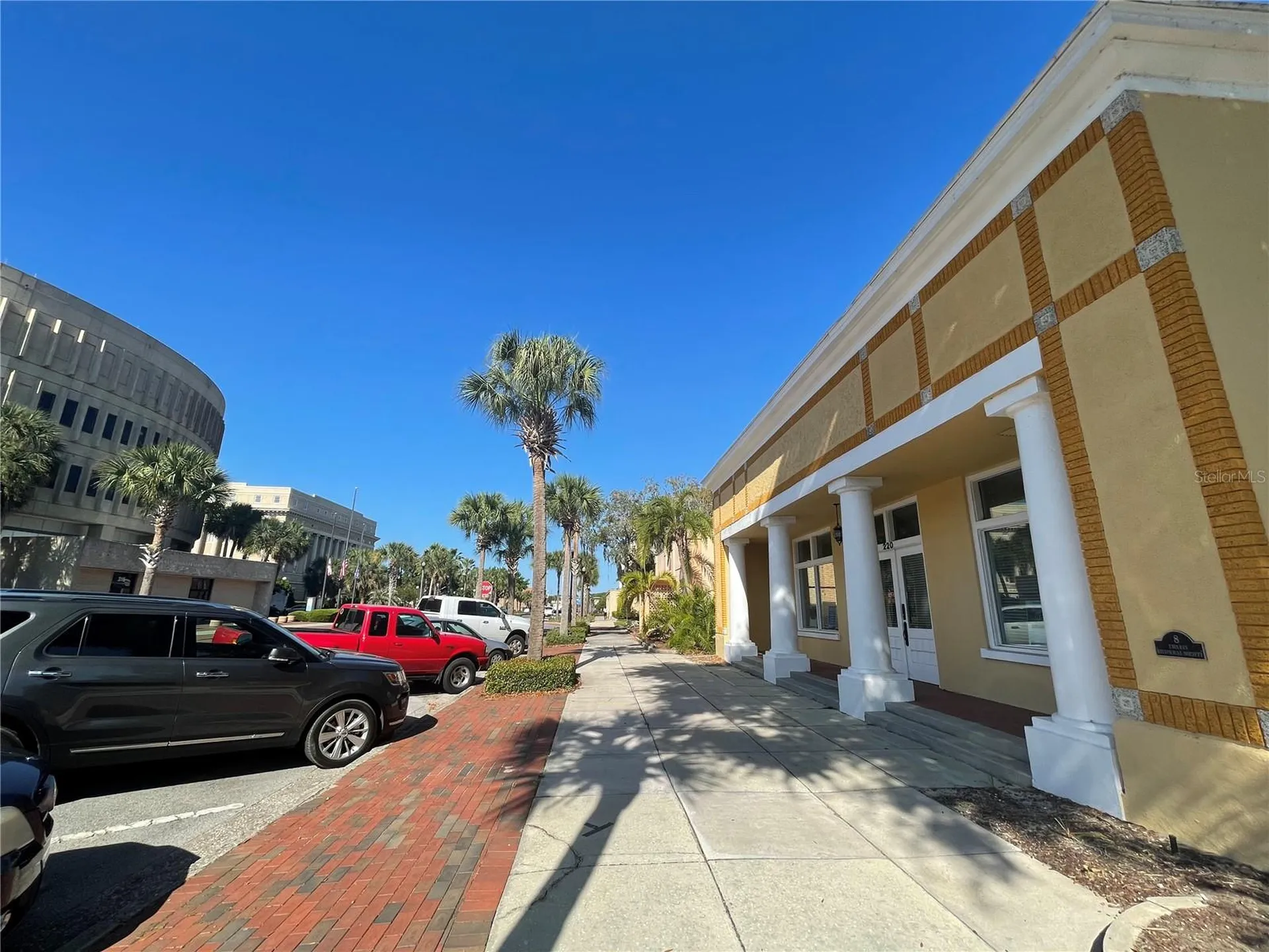 220 W Main Street Tavares FL 32778