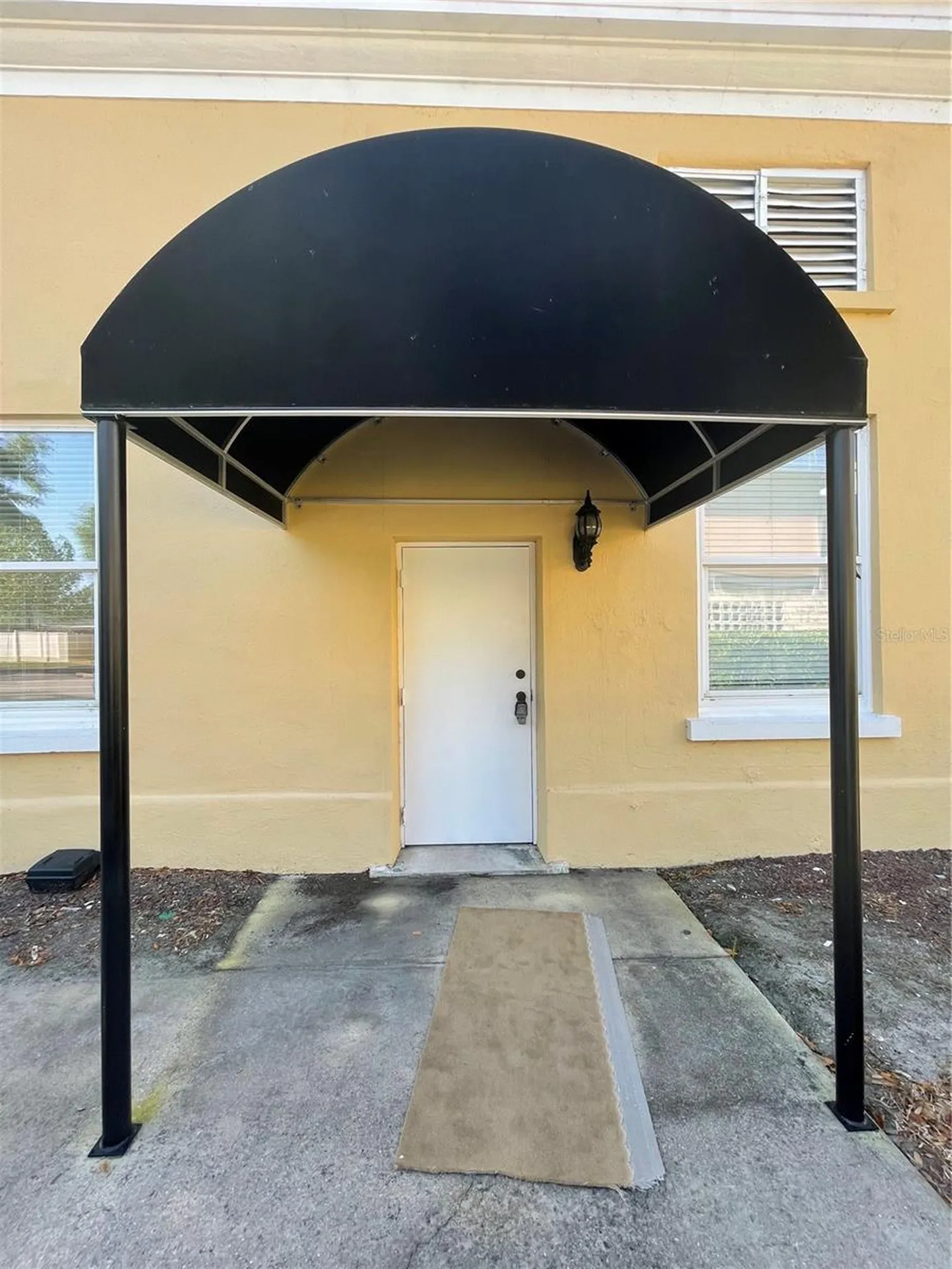 220 W Main Street Tavares FL 32778
