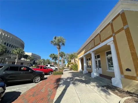 220 W Main Street Tavares FL 32778