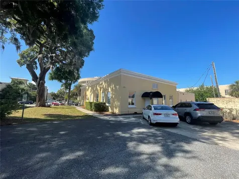 220 W Main Street Tavares FL 32778