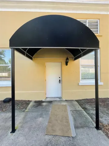 220 W Main Street Tavares FL 32778