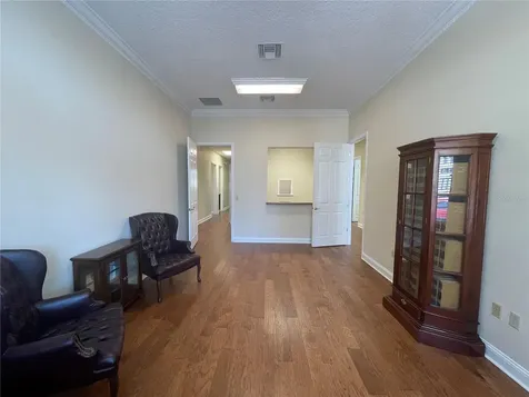 220 W Main Street Tavares FL 32778