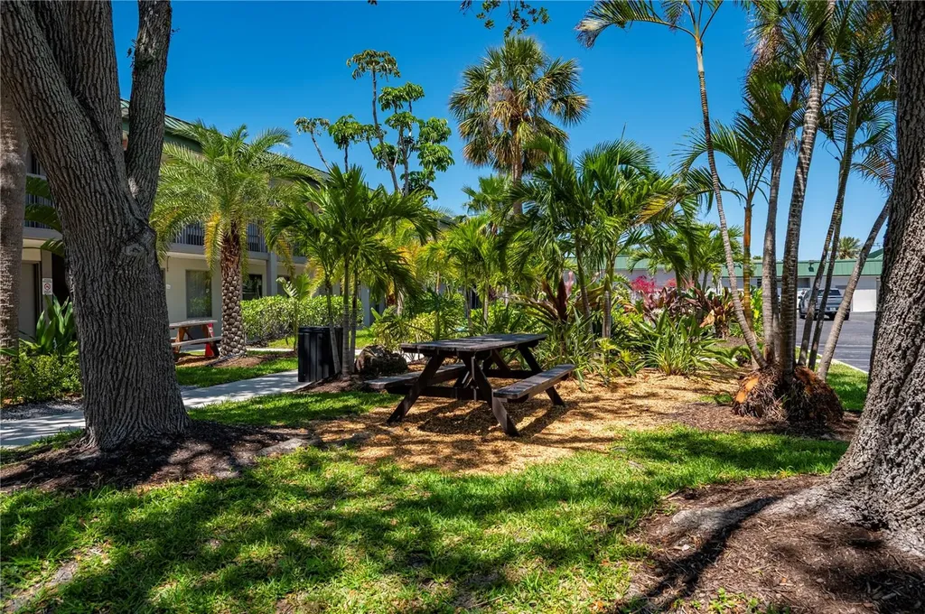 7150 N Tamiami Trail Sarasota FL 34243