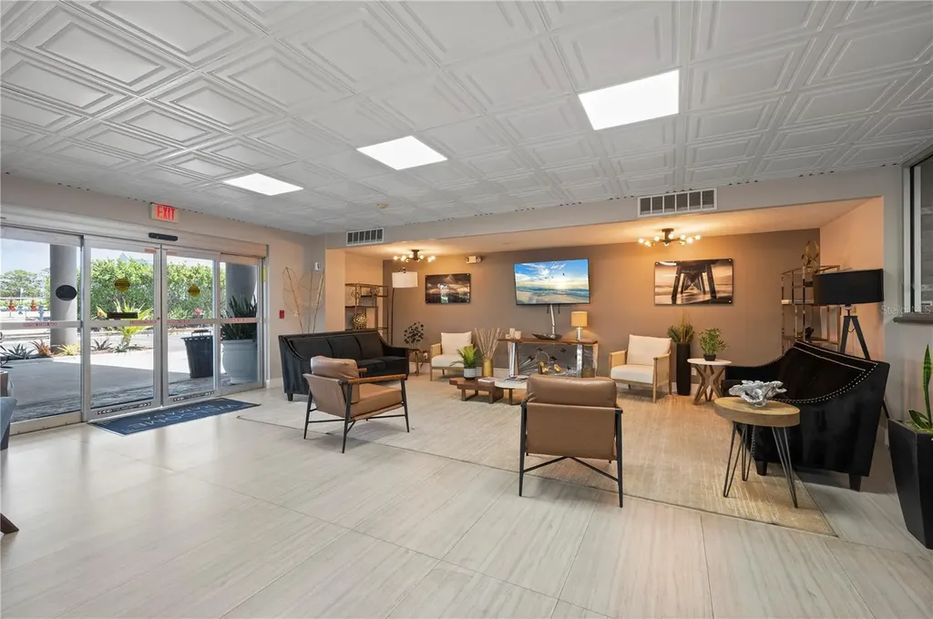 7150 N Tamiami Trail Sarasota FL 34243