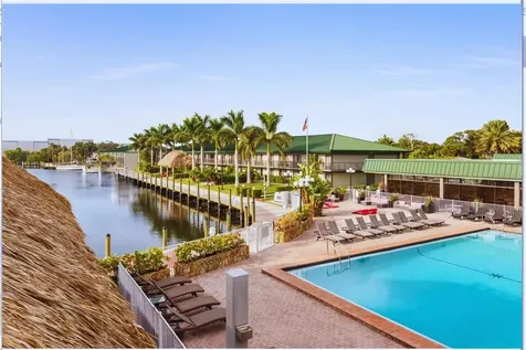 7150 N Tamiami Trail Sarasota FL 34243