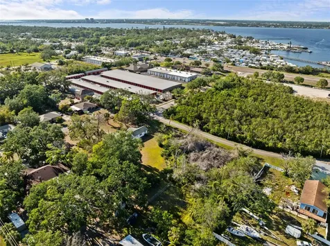 611 29th Street E Bradenton FL 34208