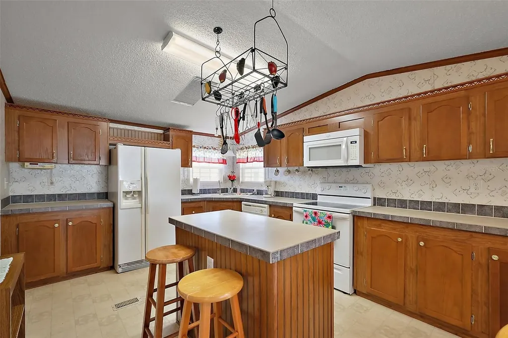 37945 Monticello Street Leesburg FL 34788