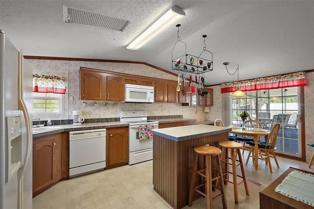 37945 Monticello Street Leesburg FL 34788