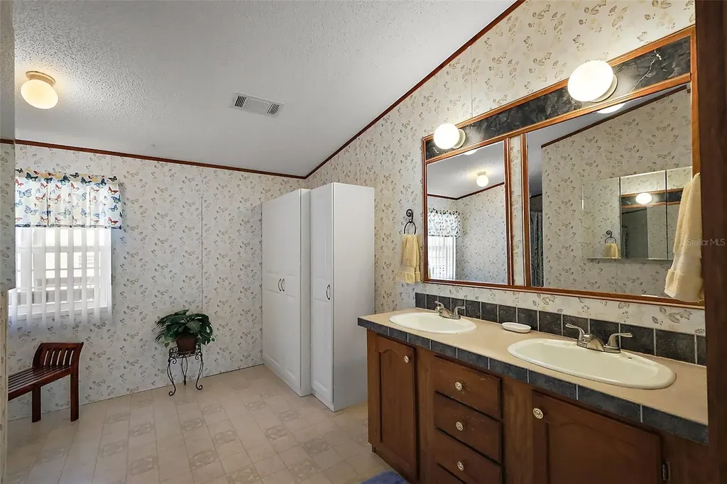 37945 Monticello Street Leesburg FL 34788