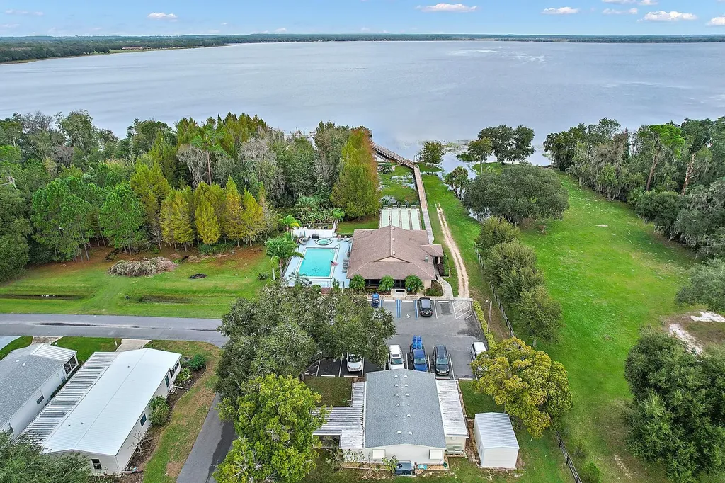 37945 Monticello Street Leesburg FL 34788