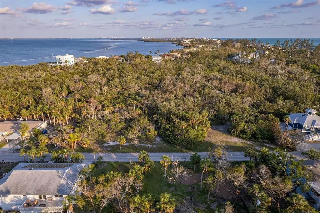 560 Gulf Bay Road Longboat Key FL 34228