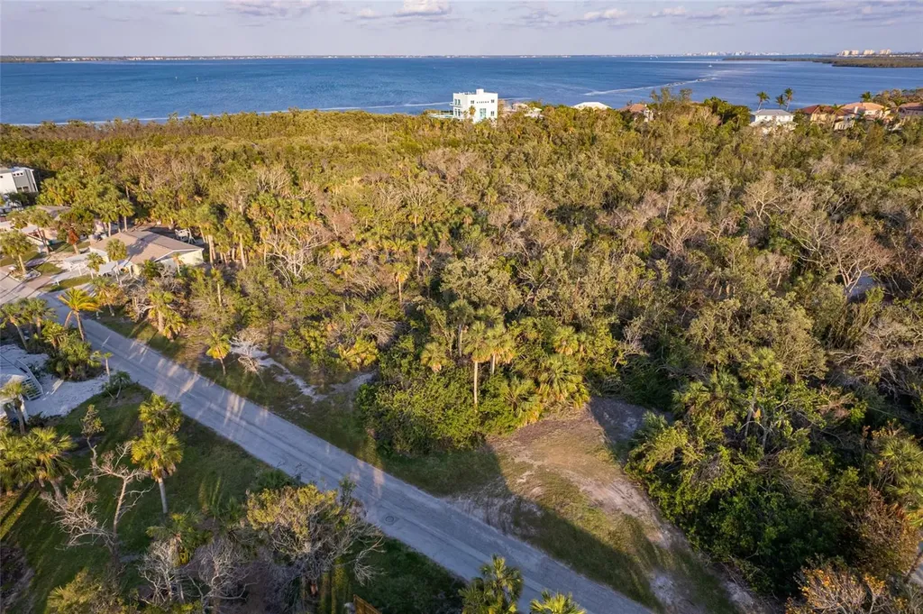 560 Gulf Bay Road Longboat Key FL 34228