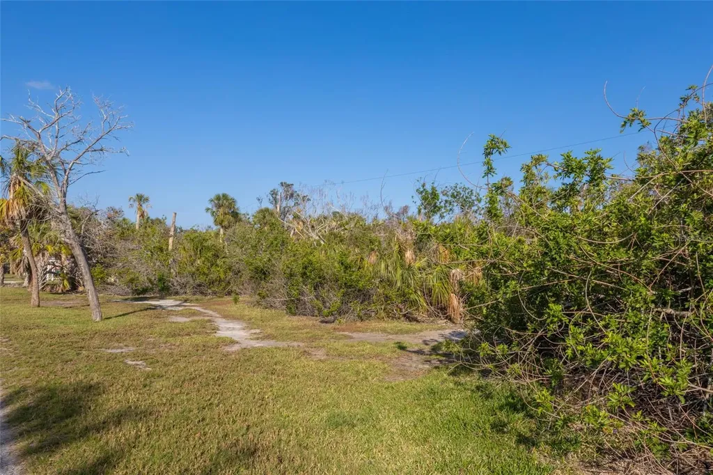 560 Gulf Bay Road Longboat Key FL 34228