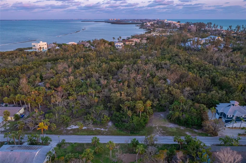 560 Gulf Bay Road Longboat Key FL 34228