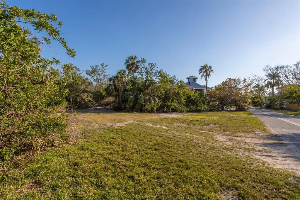 560 Gulf Bay Road Longboat Key FL 34228
